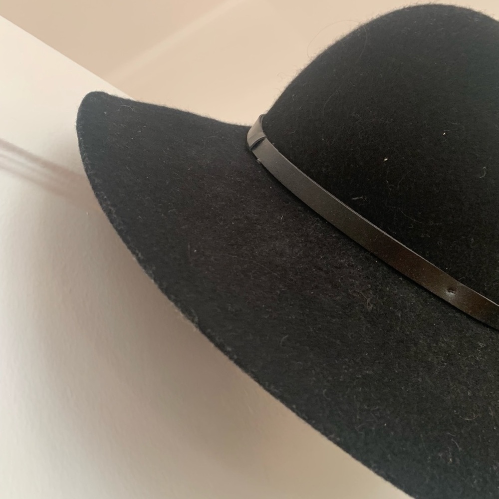 Black felt hat. Never worn